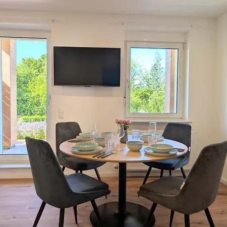 Apartment Berg & - In Friedrichshafen-fischbach Am Bodensee *