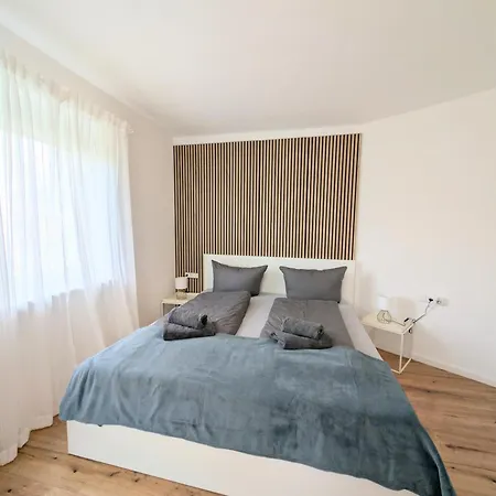 Berg & - In Friedrichshafen-fischbach Am Bodensee Apartment *