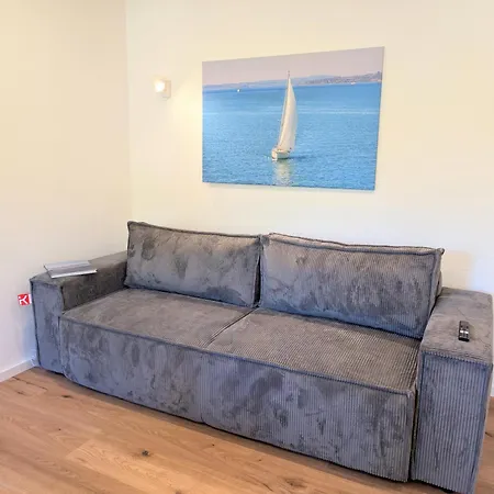 Berg & - In Friedrichshafen-fischbach Am Bodensee Apartment *
